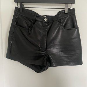 Aritzia | Wilfred Melina Shorts - Black - Size 8